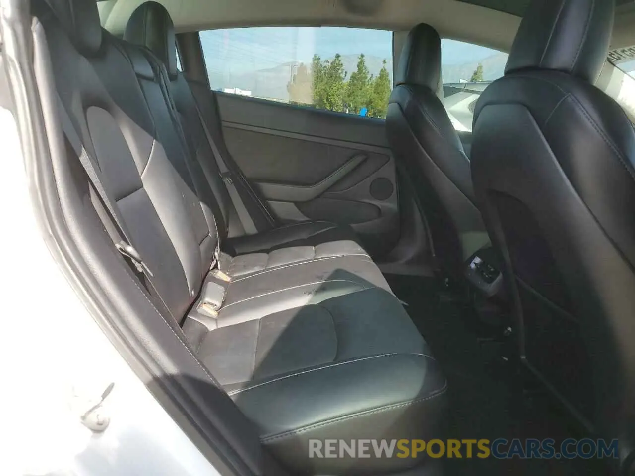 11 Photograph of a damaged car 5YJ3E1EA6MF023313 TESLA MODEL 3 2021