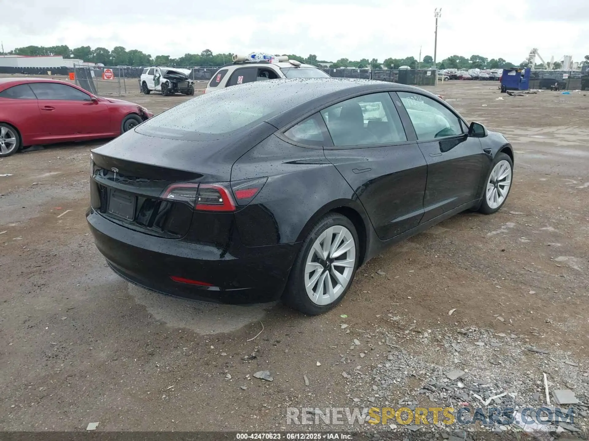 4 Photograph of a damaged car 5YJ3E1EA6MF028124 TESLA MODEL 3 2021