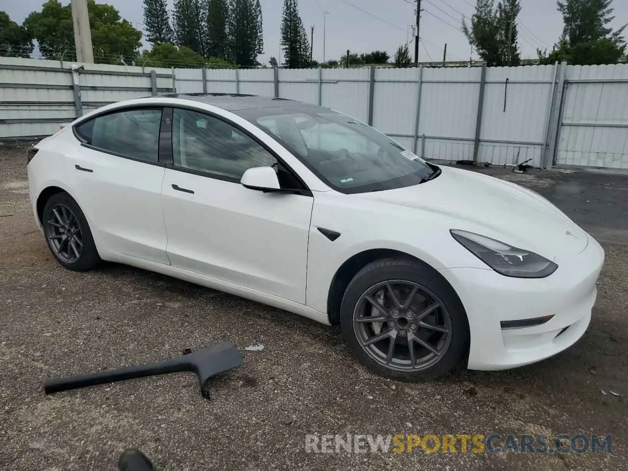 4 Фотография поврежденного автомобиля 5YJ3E1EA6MF048647 TESLA MODEL 3 2021