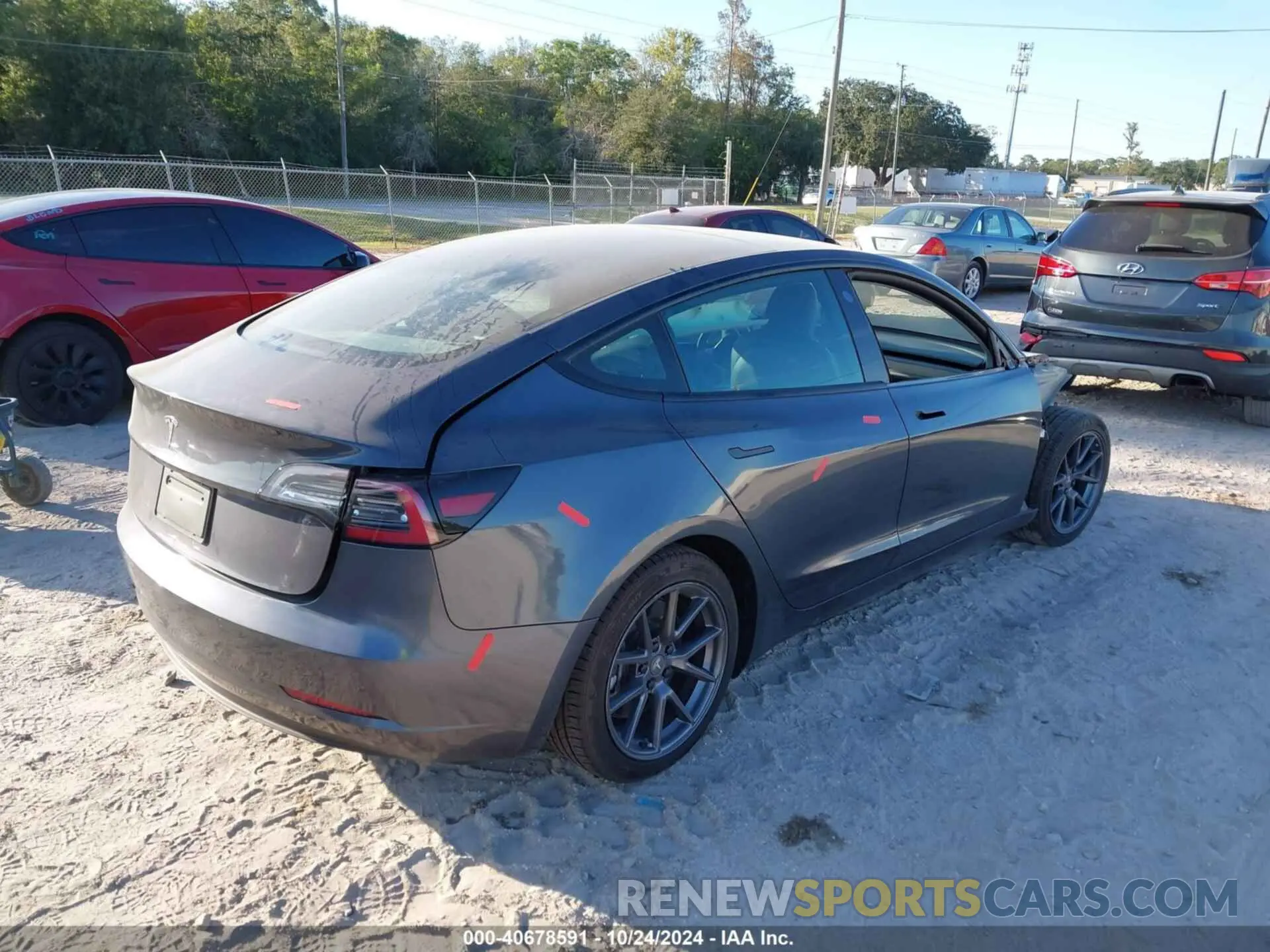 4 Photograph of a damaged car 5YJ3E1EA6MF086119 TESLA MODEL 3 2021