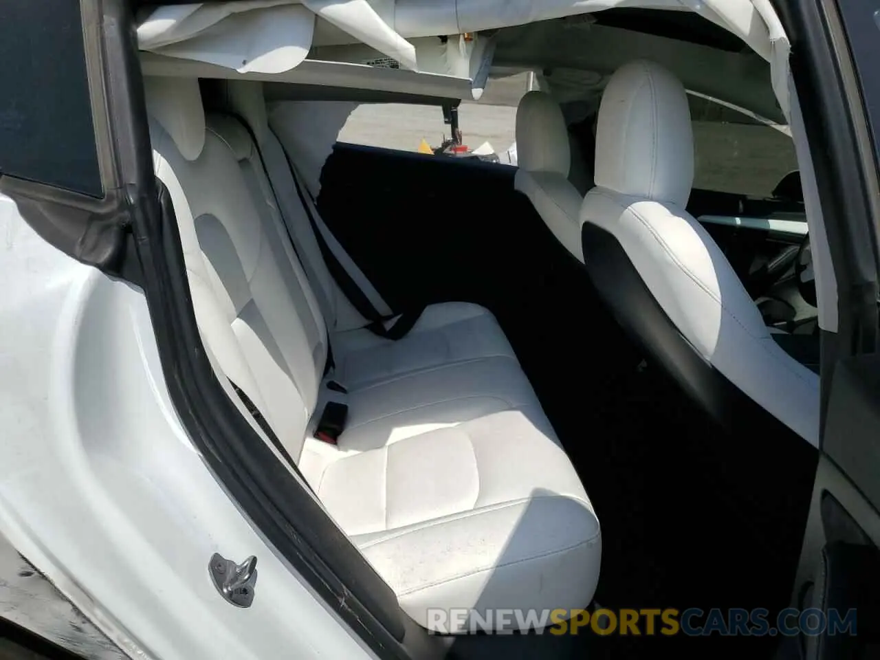 10 Photograph of a damaged car 5YJ3E1EA6MF099937 TESLA MODEL 3 2021