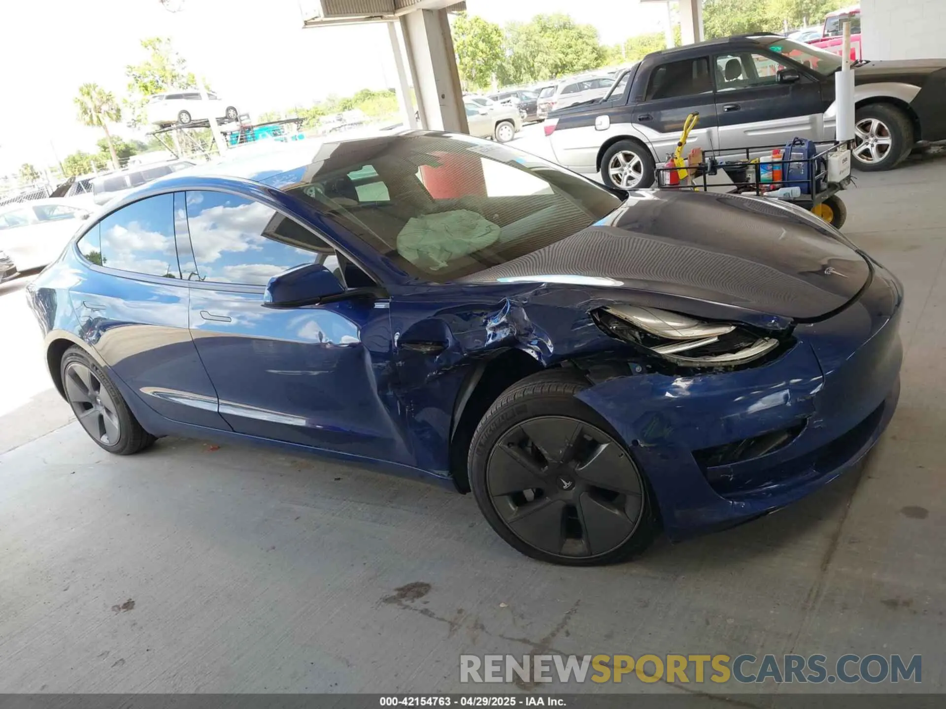 12 Фотография поврежденного автомобиля 5YJ3E1EA6MF860949 TESLA MODEL 3 2021