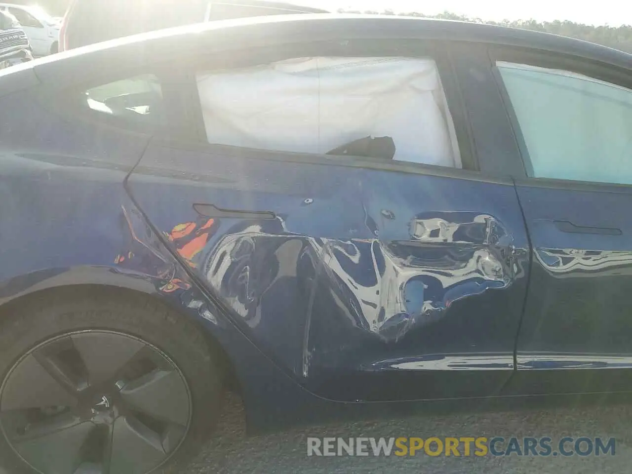 10 Photograph of a damaged car 5YJ3E1EA6MF961439 TESLA MODEL 3 2021