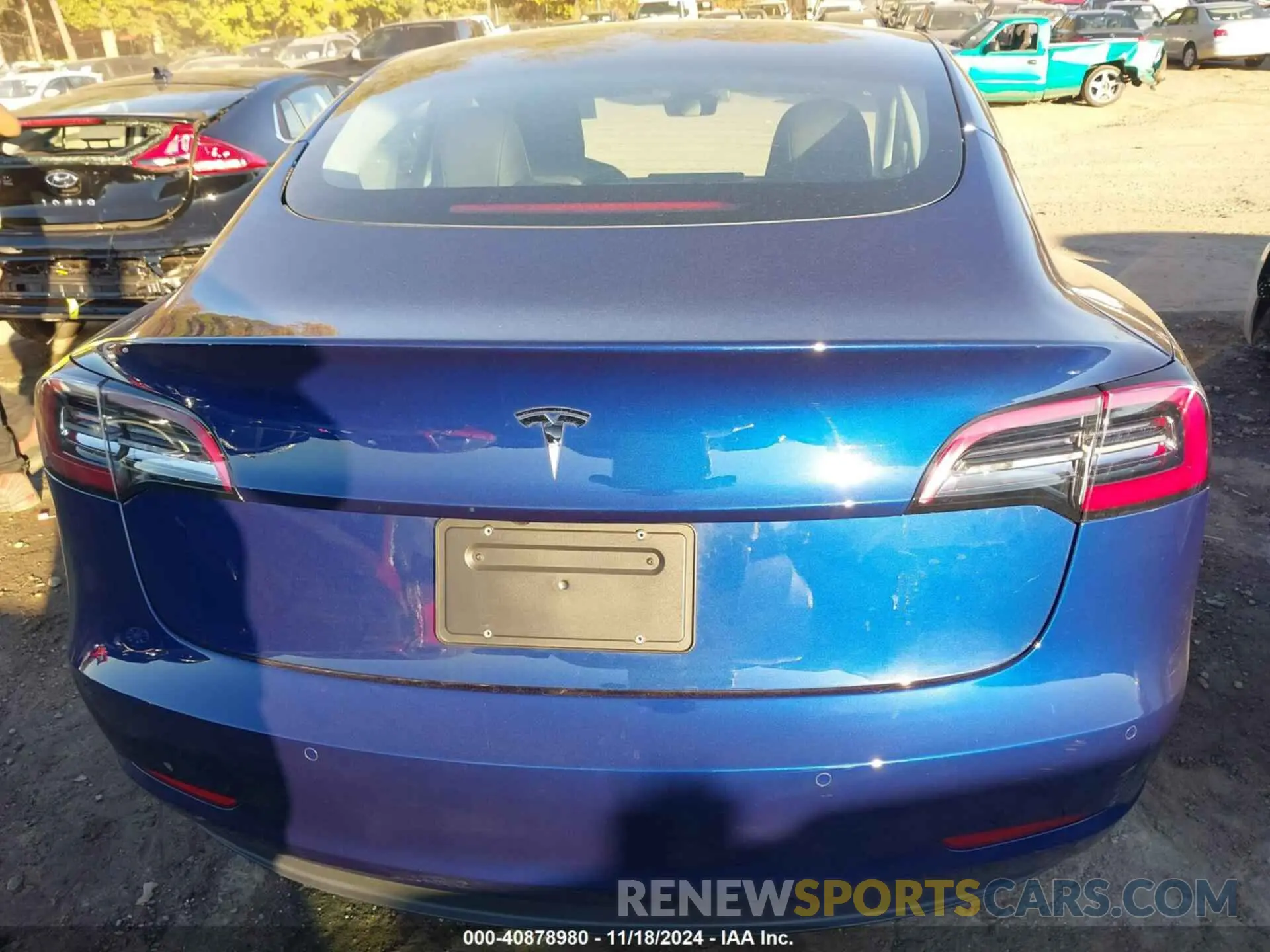 16 Photograph of a damaged car 5YJ3E1EA6MF992111 TESLA MODEL 3 2021
