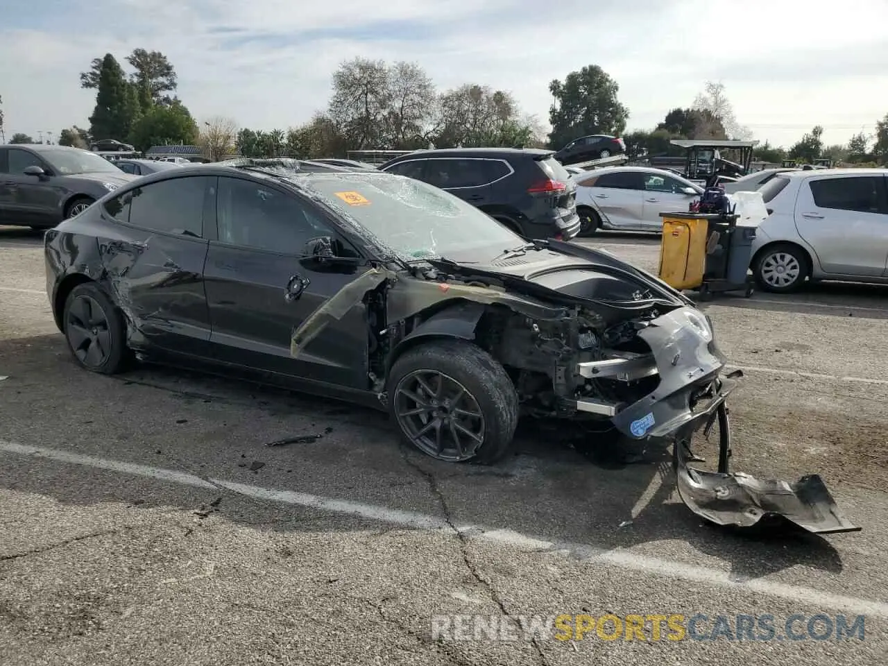 4 Photograph of a damaged car 5YJ3E1EA6MF994666 TESLA MODEL 3 2021