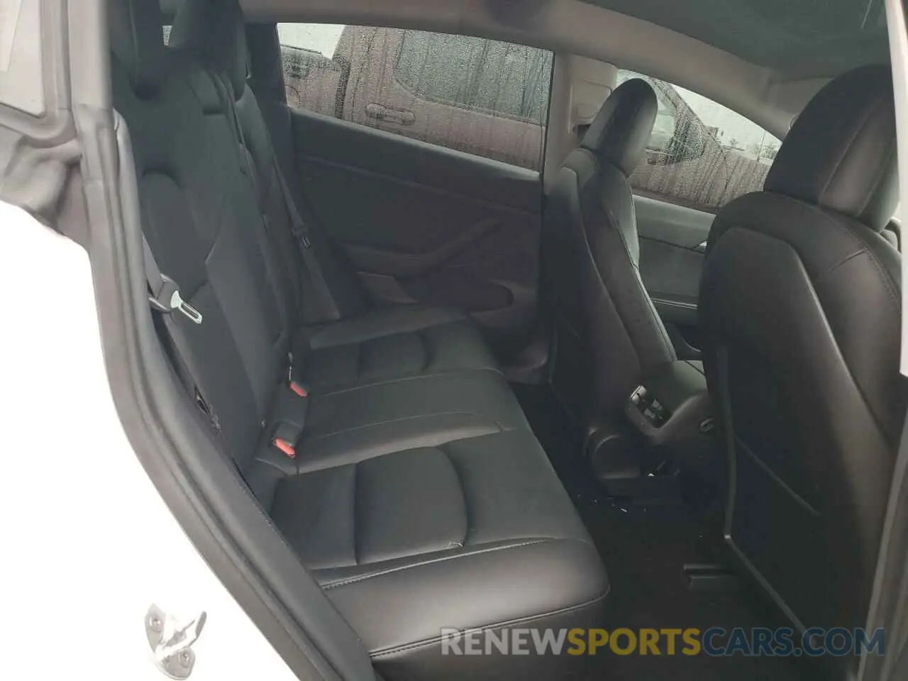 10 Photograph of a damaged car 5YJ3E1EA7MF077400 TESLA MODEL 3 2021