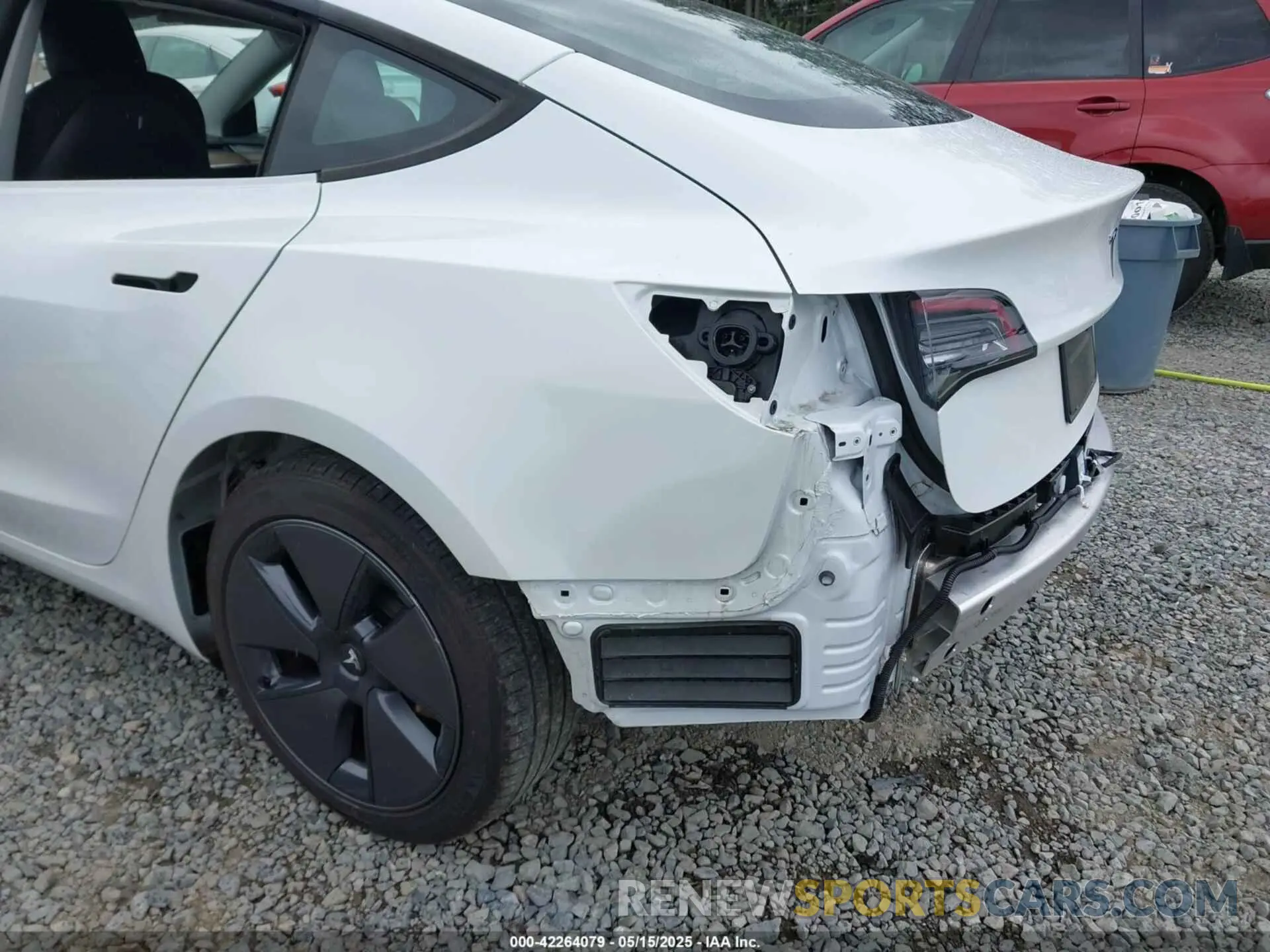 6 Photograph of a damaged car 5YJ3E1EA7MF098215 TESLA MODEL 3 2021