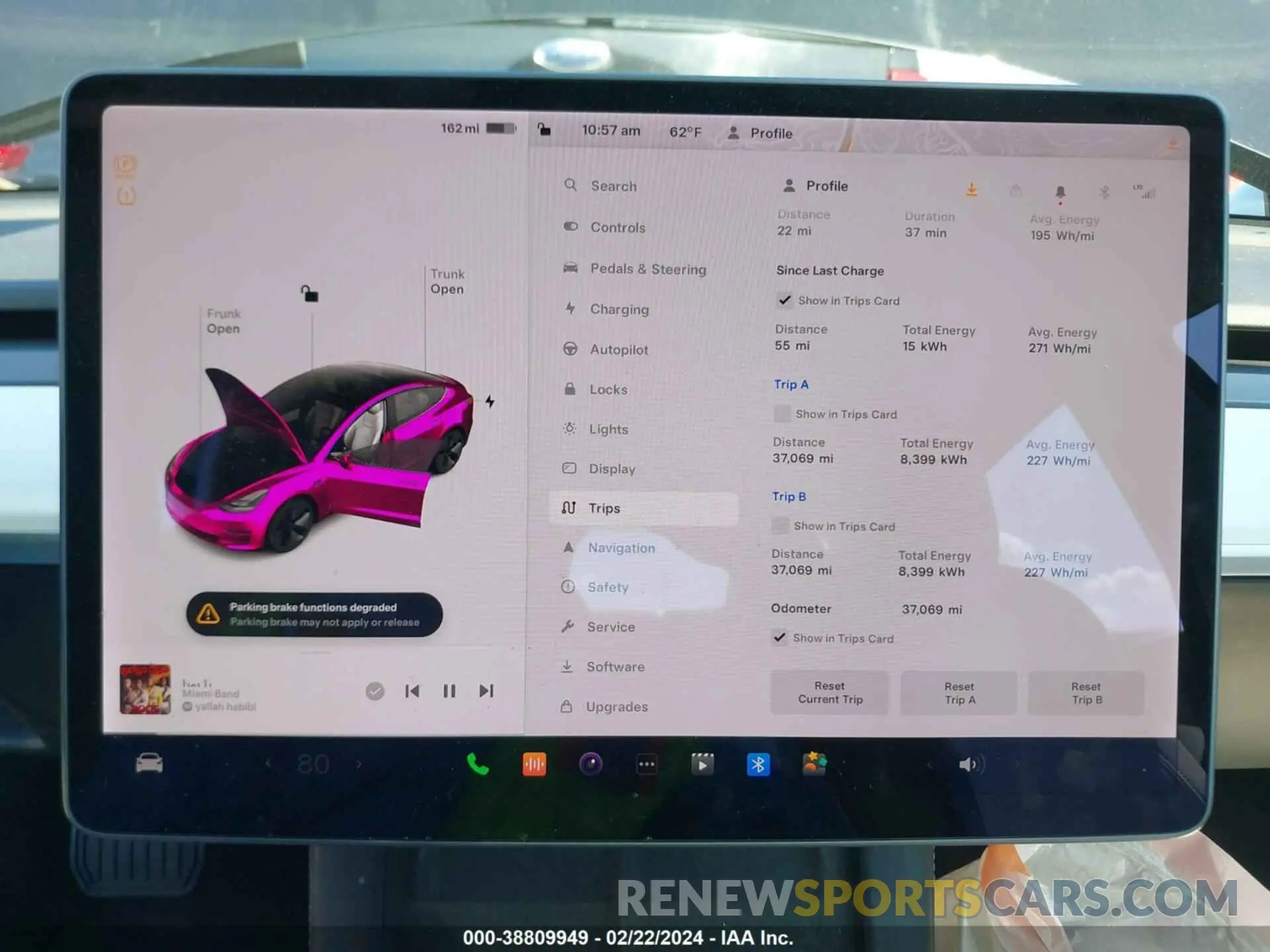 17 Photograph of a damaged car 5YJ3E1EA7MF915988 TESLA MODEL 3 2021