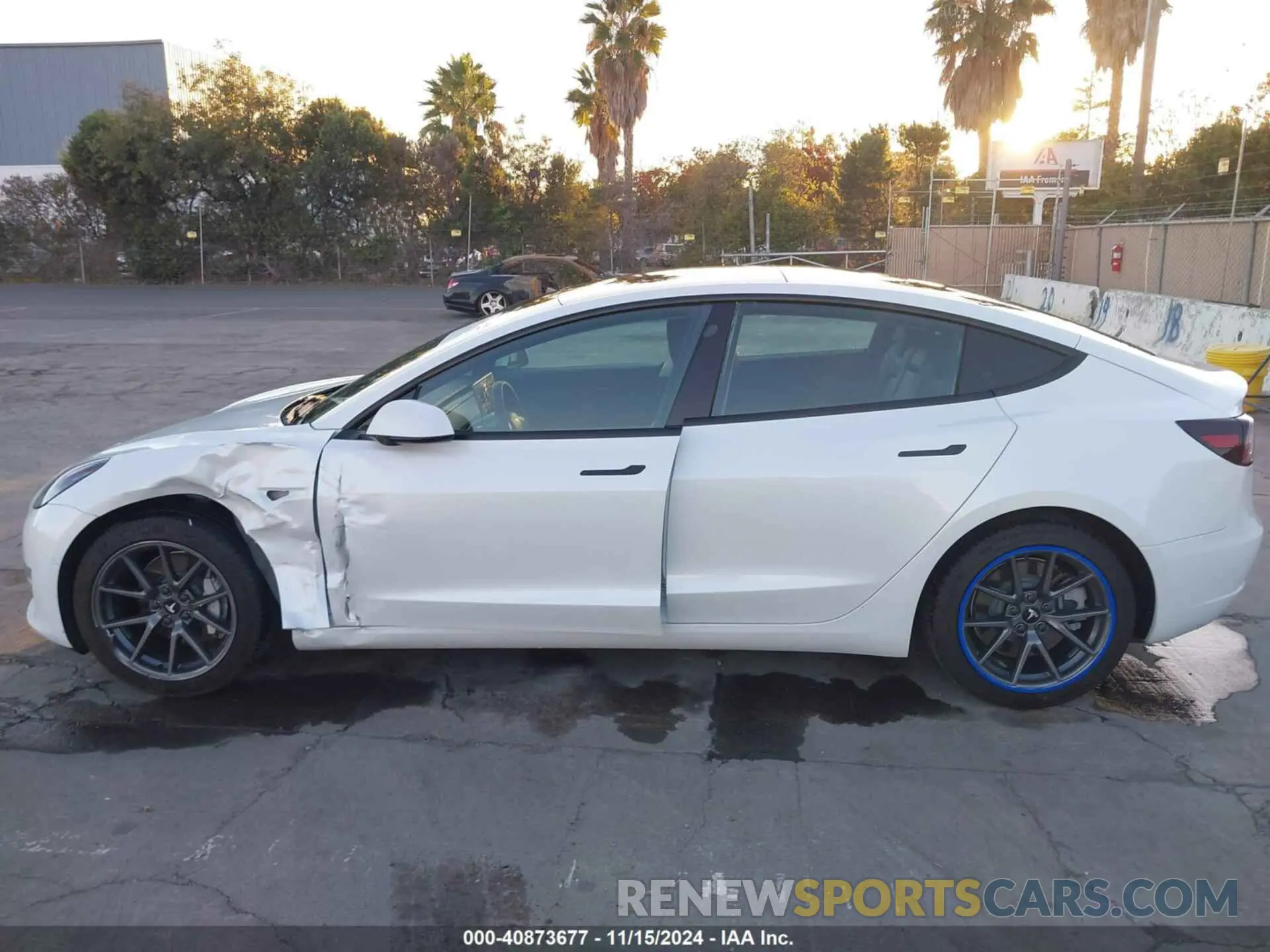 14 Фотография поврежденного автомобиля 5YJ3E1EA7MF929678 TESLA MODEL 3 2021