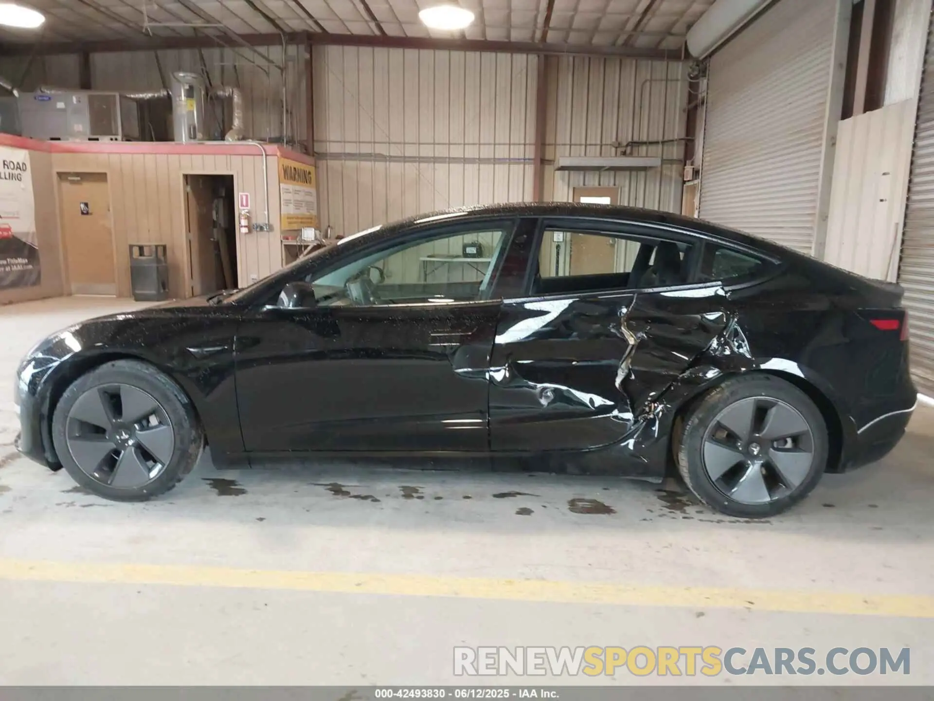 14 Photograph of a damaged car 5YJ3E1EA7MF986818 TESLA MODEL 3 2021