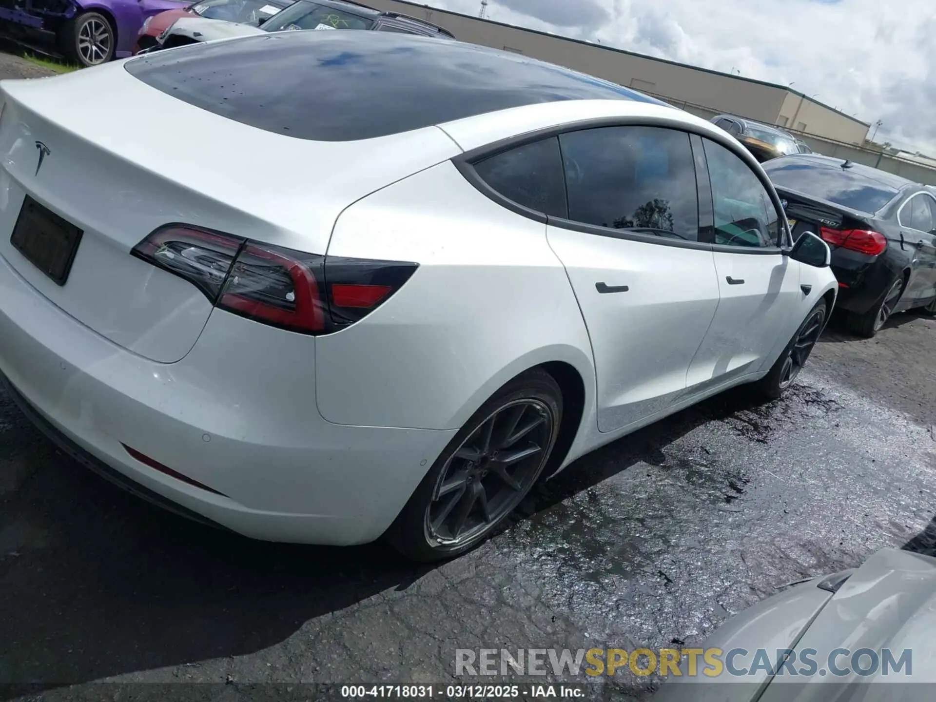 4 Photograph of a damaged car 5YJ3E1EA8MF087580 TESLA MODEL 3 2021