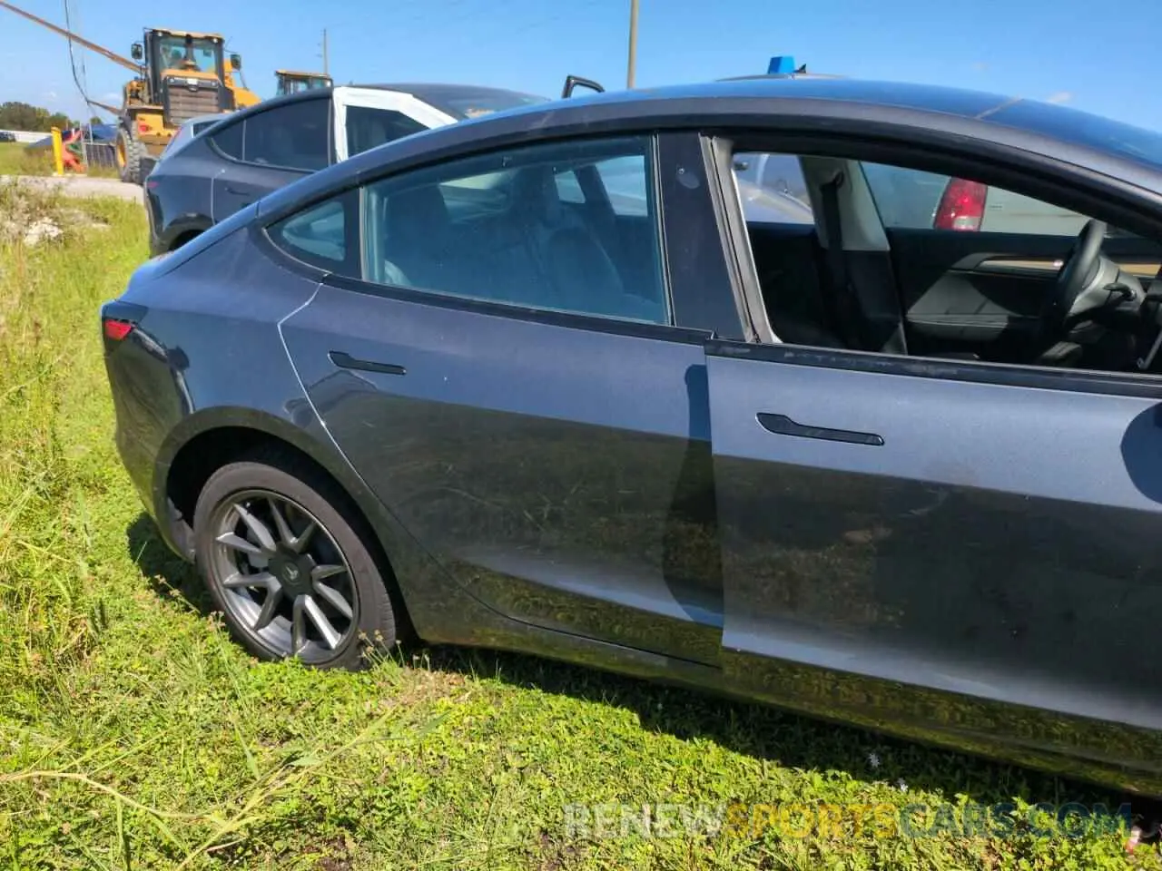 3 Photograph of a damaged car 5YJ3E1EA8MF093475 TESLA MODEL 3 2021