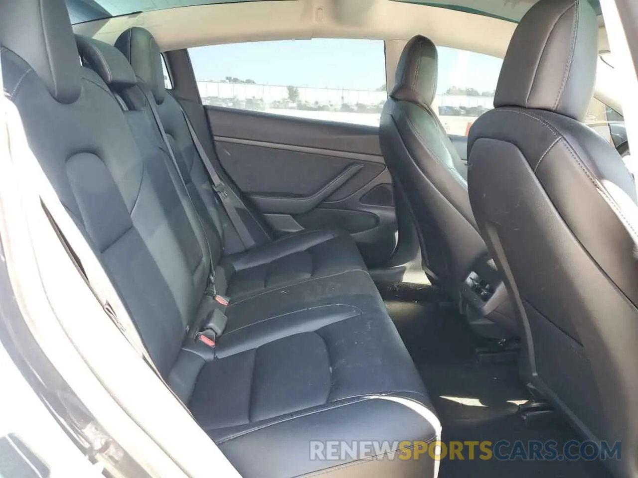 10 Photograph of a damaged car 5YJ3E1EA8MF866929 TESLA MODEL 3 2021
