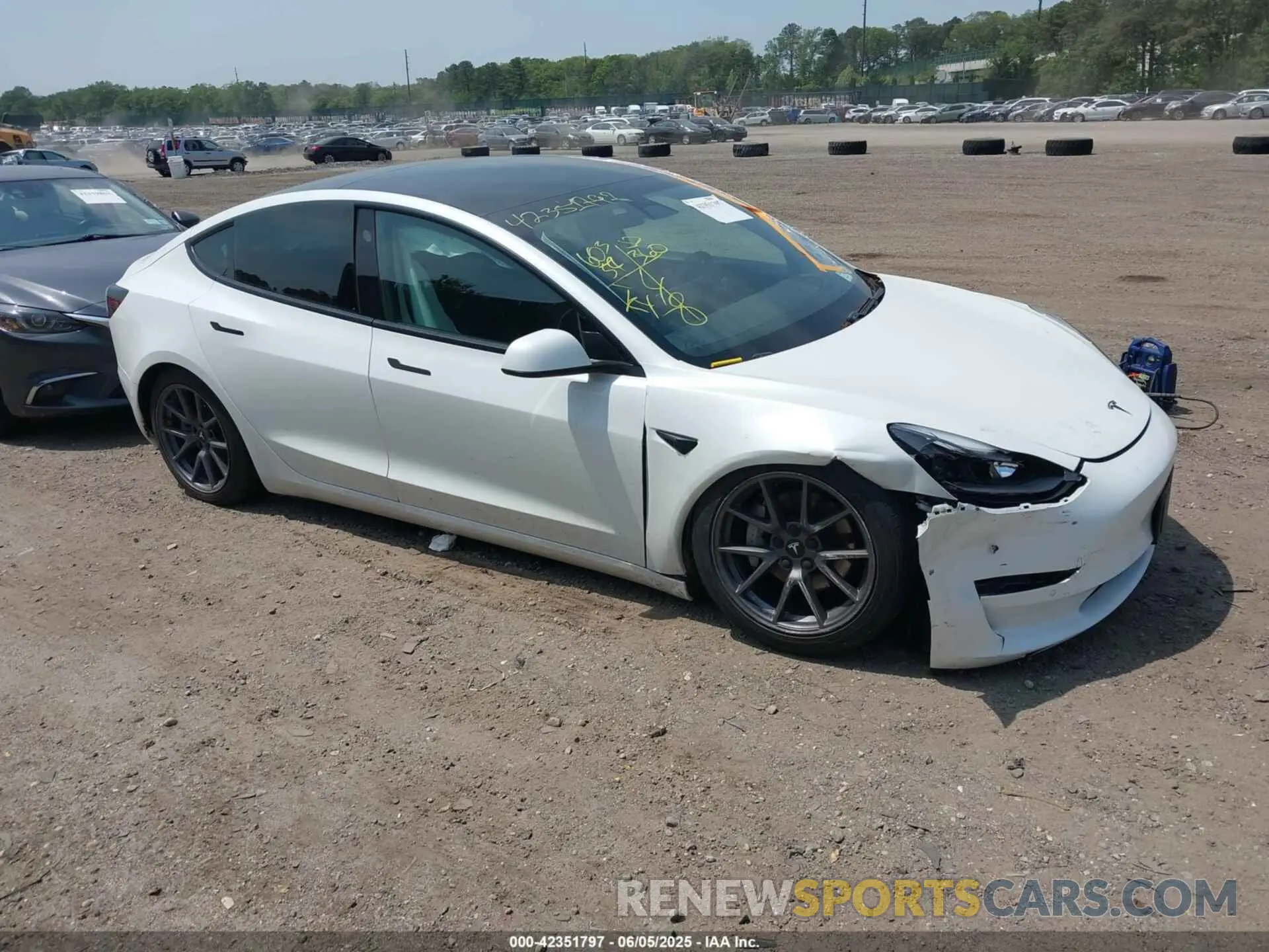 1 Photograph of a damaged car 5YJ3E1EA8MF871483 TESLA MODEL 3 2021