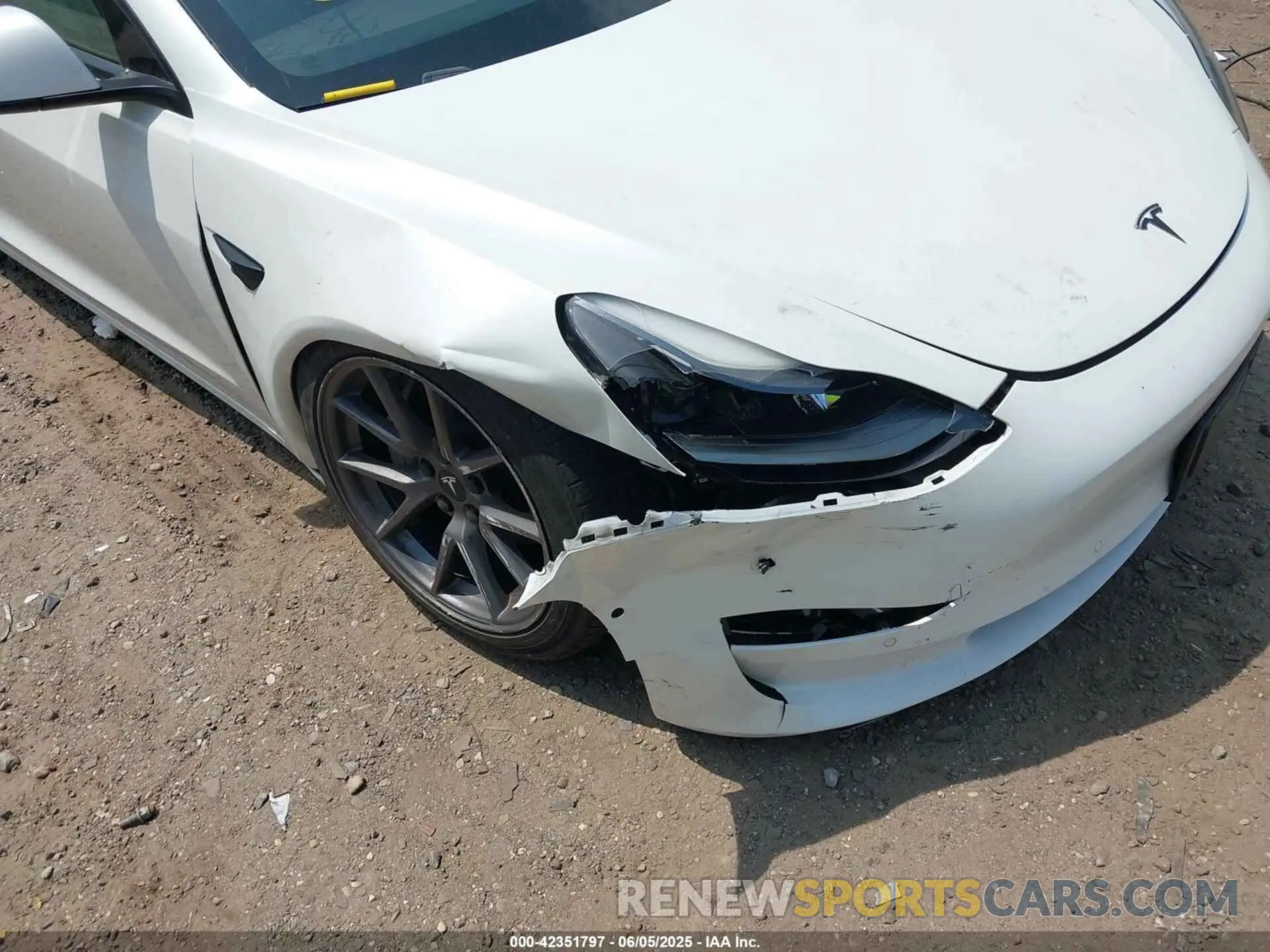 6 Photograph of a damaged car 5YJ3E1EA8MF871483 TESLA MODEL 3 2021