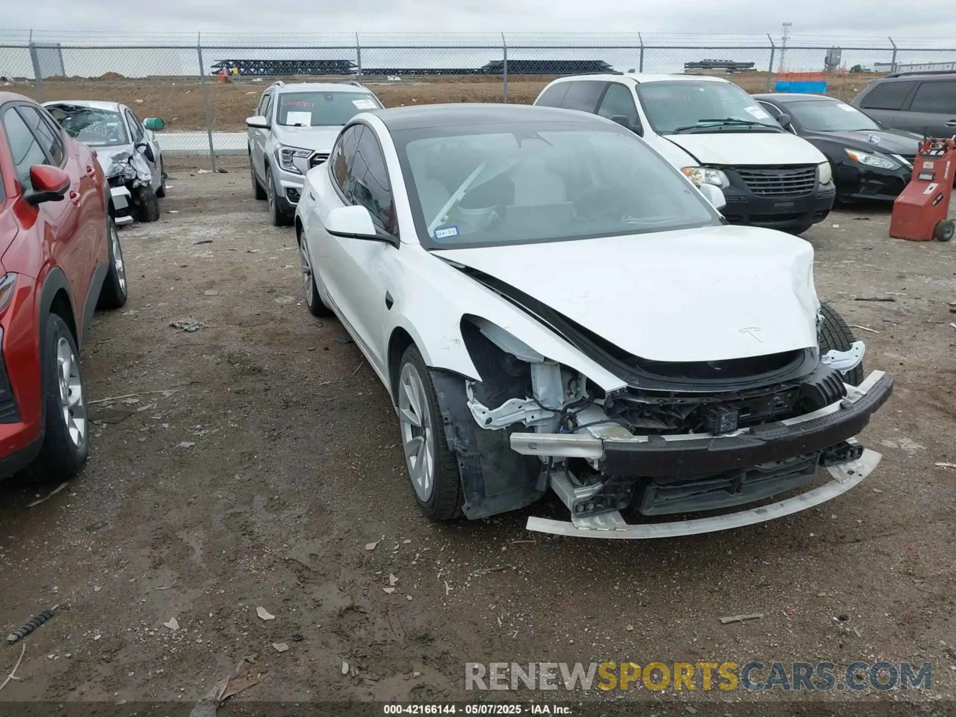 1 Фотография поврежденного автомобиля 5YJ3E1EA8MF921542 TESLA MODEL 3 2021