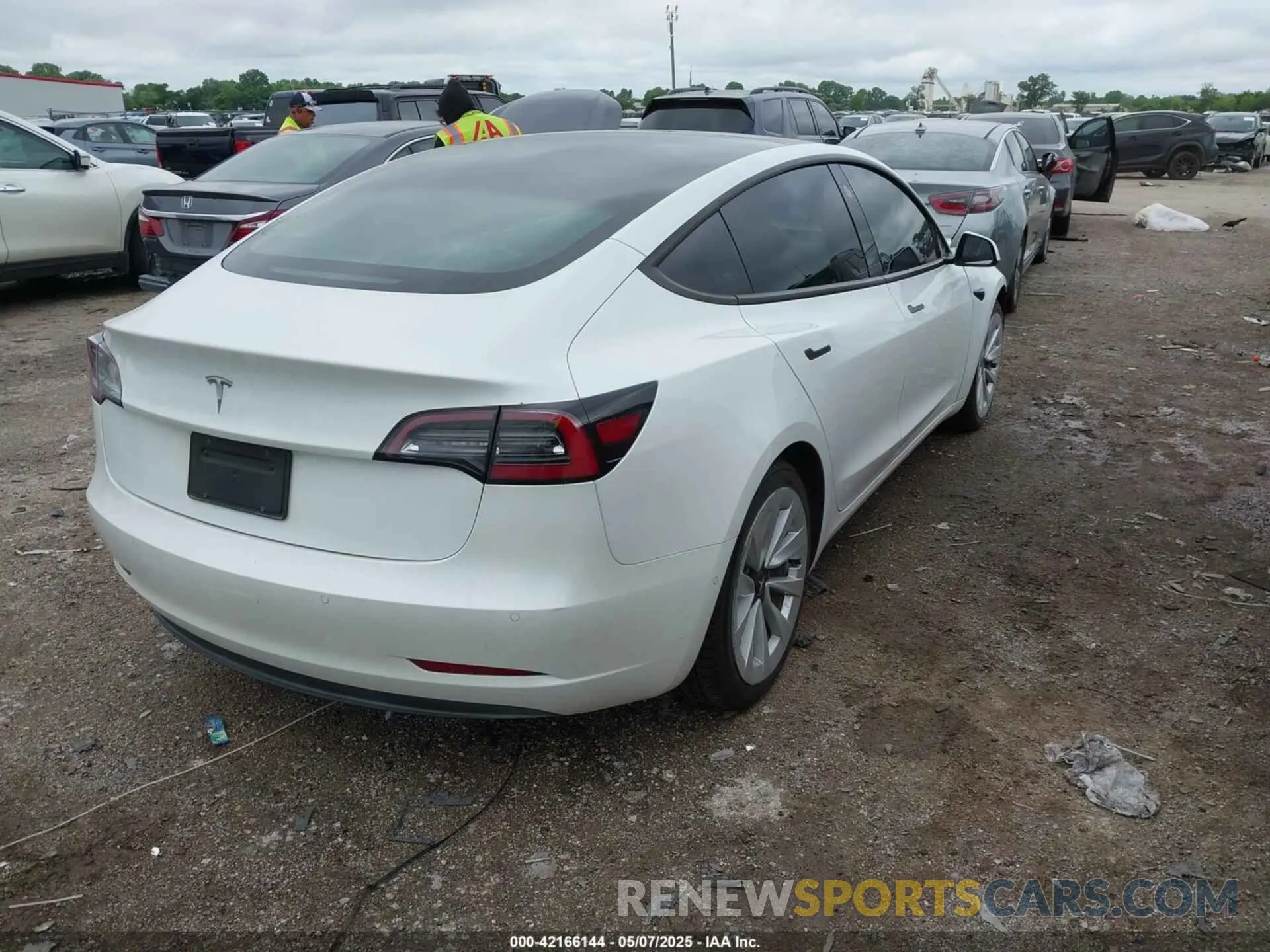 4 Фотография поврежденного автомобиля 5YJ3E1EA8MF921542 TESLA MODEL 3 2021