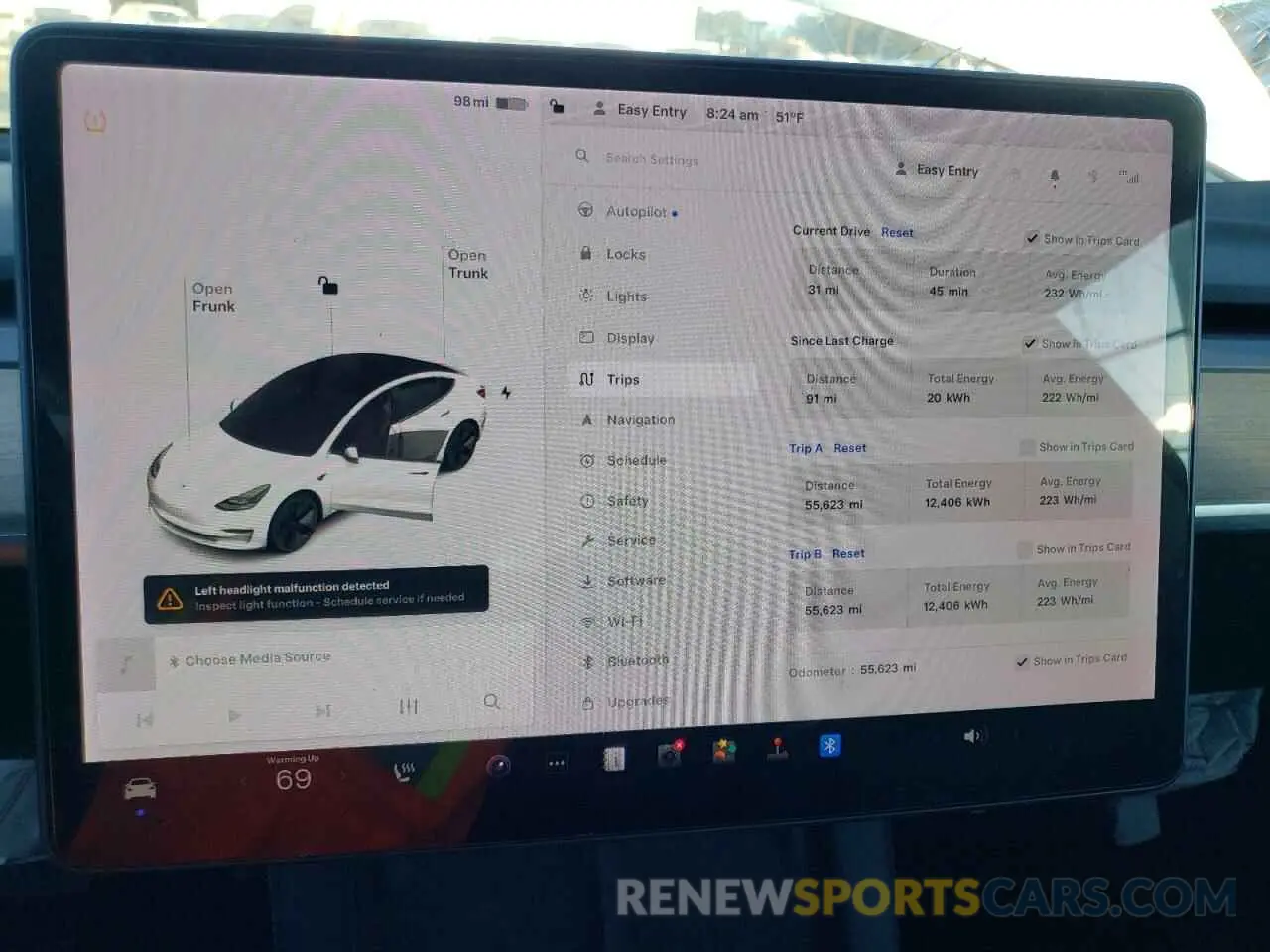 9 Photograph of a damaged car 5YJ3E1EA8MF923145 TESLA MODEL 3 2021