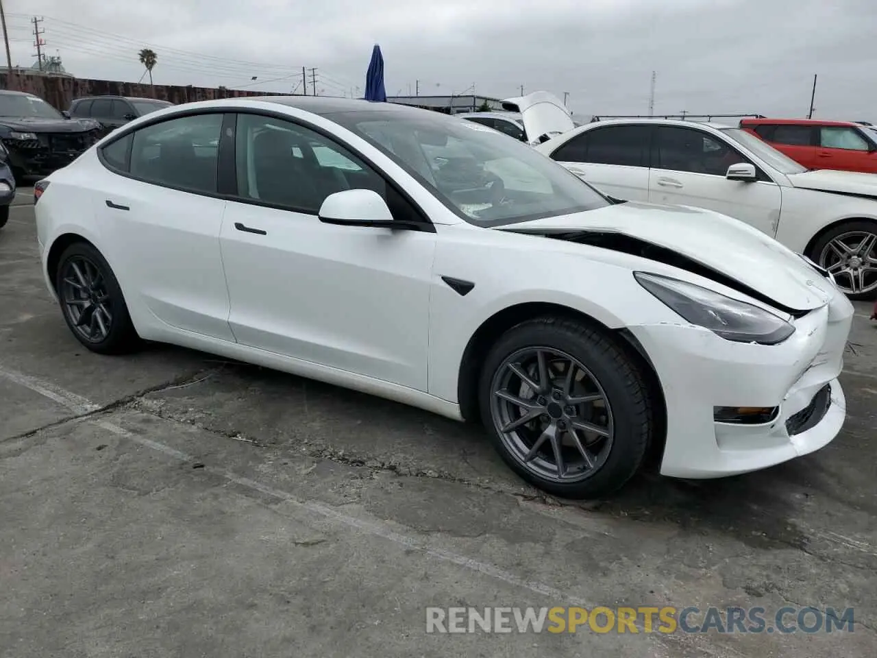 4 Фотография поврежденного автомобиля 5YJ3E1EA9MF017537 TESLA MODEL 3 2021