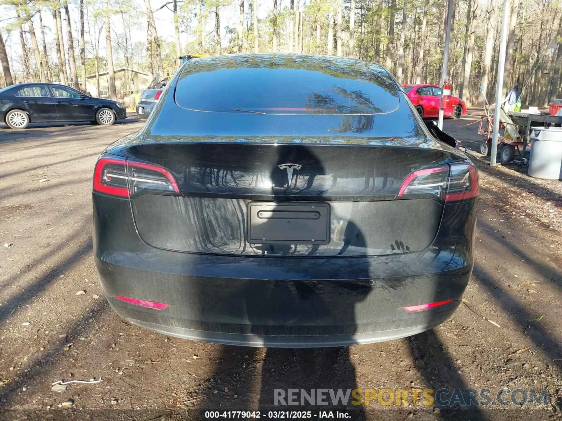 16 Photograph of a damaged car 5YJ3E1EA9MF021068 TESLA MODEL 3 2021