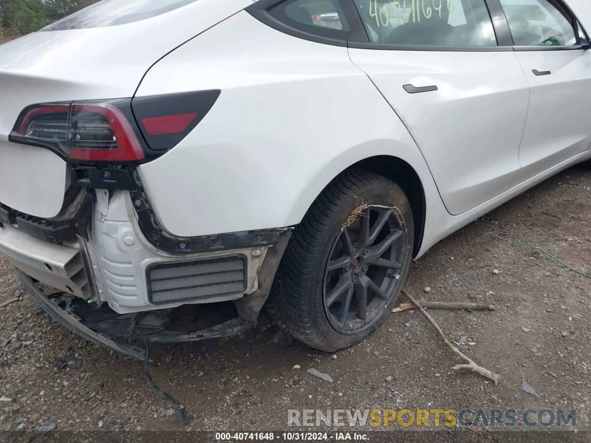 22 Photograph of a damaged car 5YJ3E1EA9MF027839 TESLA MODEL 3 2021