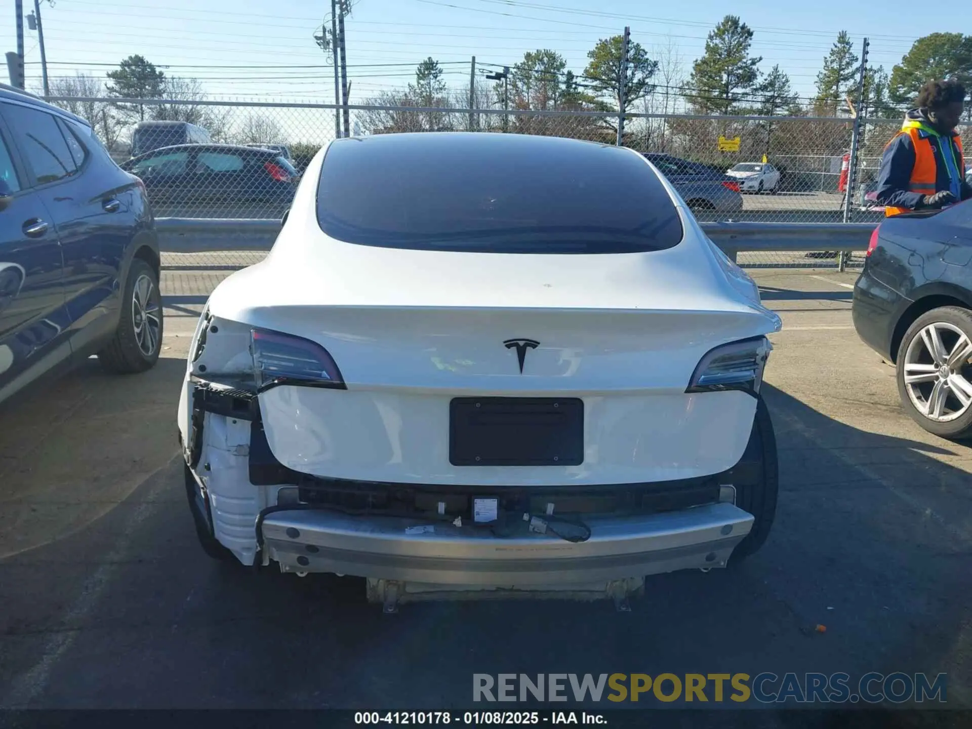 17 Photograph of a damaged car 5YJ3E1EA9MF031079 TESLA MODEL 3 2021