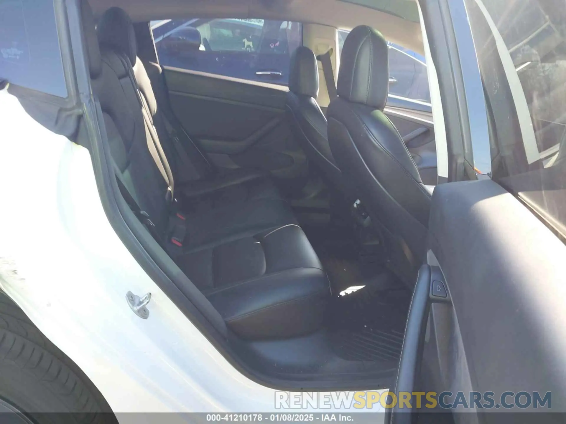 8 Photograph of a damaged car 5YJ3E1EA9MF031079 TESLA MODEL 3 2021