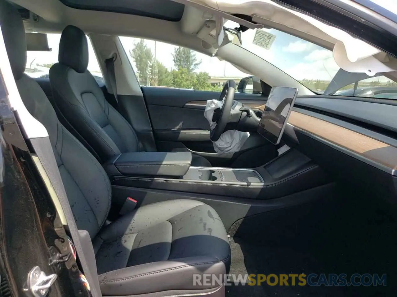5 Photograph of a damaged car 5YJ3E1EA9MF086907 TESLA MODEL 3 2021