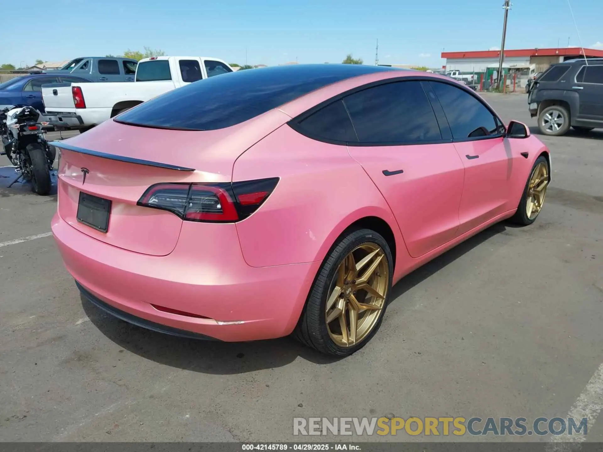 4 Фотография поврежденного автомобиля 5YJ3E1EA9MF097437 TESLA MODEL 3 2021