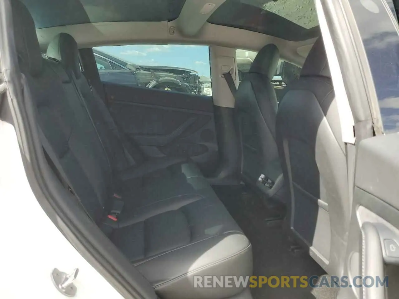 10 Photograph of a damaged car 5YJ3E1EAXMF020608 TESLA MODEL 3 2021