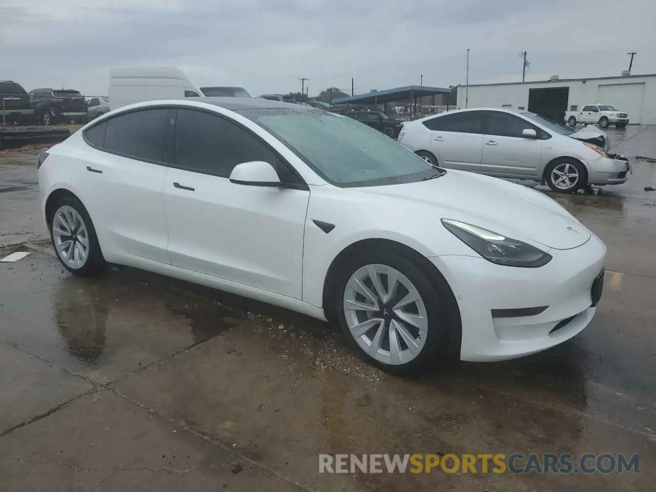 4 Photograph of a damaged car 5YJ3E1EAXMF057867 TESLA MODEL 3 2021