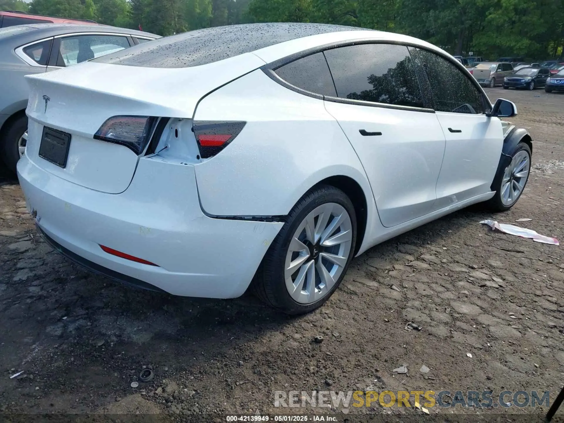 4 Photograph of a damaged car 5YJ3E1EAXMF099245 TESLA MODEL 3 2021