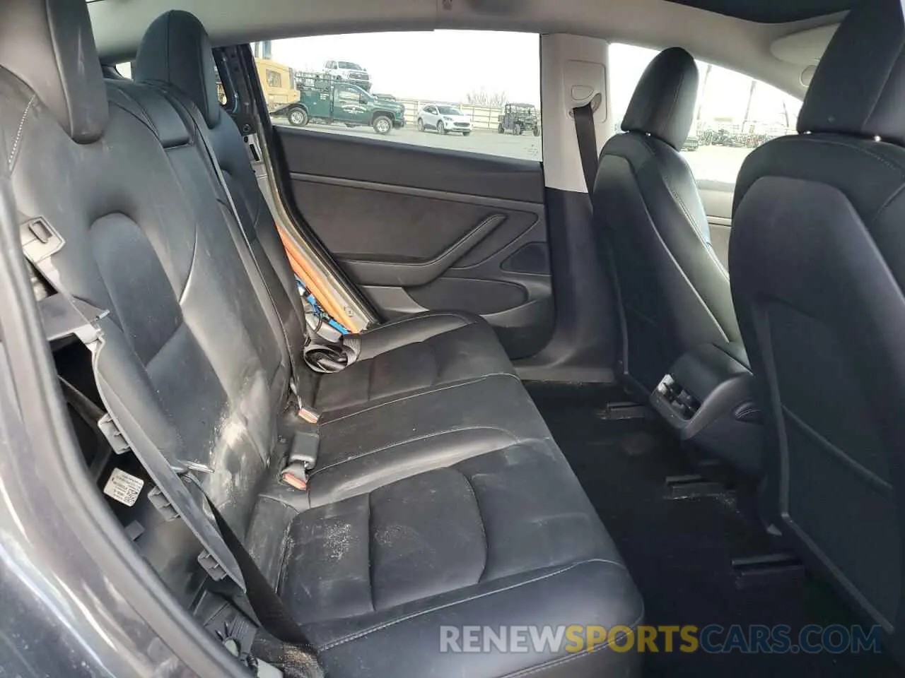 10 Photograph of a damaged car 5YJ3E1EAXMF852191 TESLA MODEL 3 2021