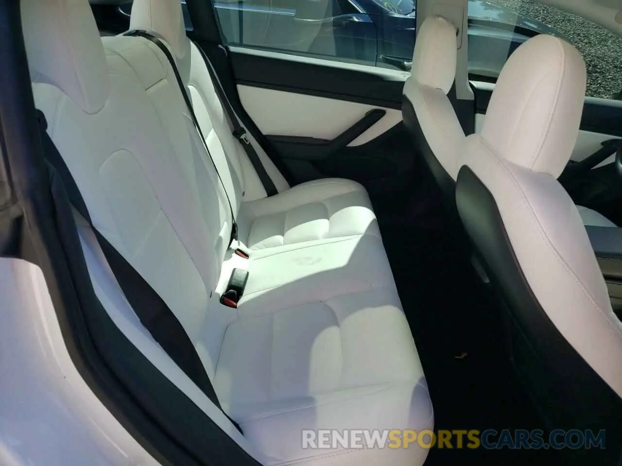 10 Photograph of a damaged car 5YJ3E1EAXMF873252 TESLA MODEL 3 2021