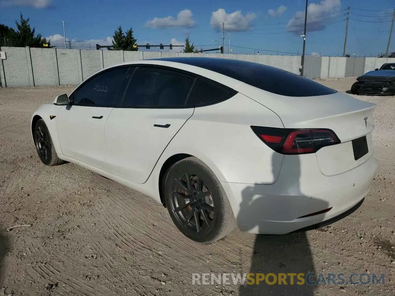 2 Photograph of a damaged car 5YJ3E1EAXMF921669 TESLA MODEL 3 2021