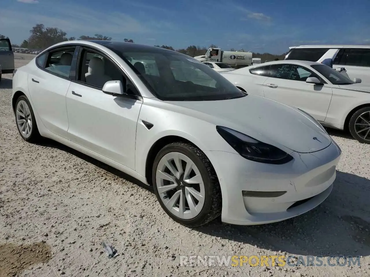 4 Photograph of a damaged car 5YJ3E1EB0MF051097 TESLA MODEL 3 2021