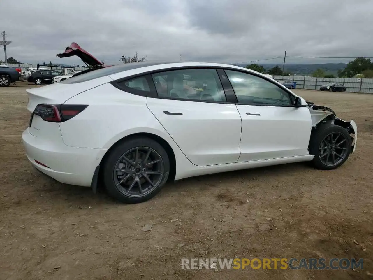3 Photograph of a damaged car 5YJ3E1EB0MF073052 TESLA MODEL 3 2021