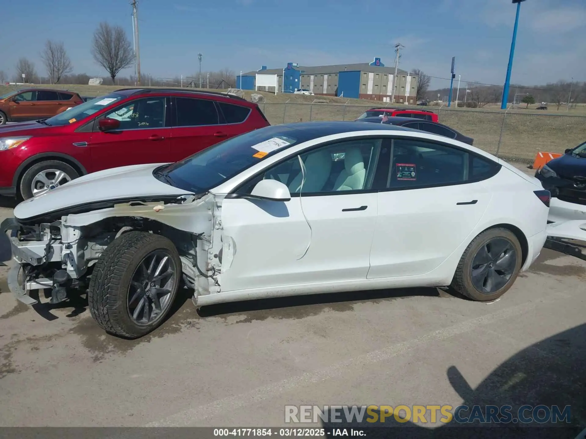 15 Photograph of a damaged car 5YJ3E1EB0MF860289 TESLA MODEL 3 2021