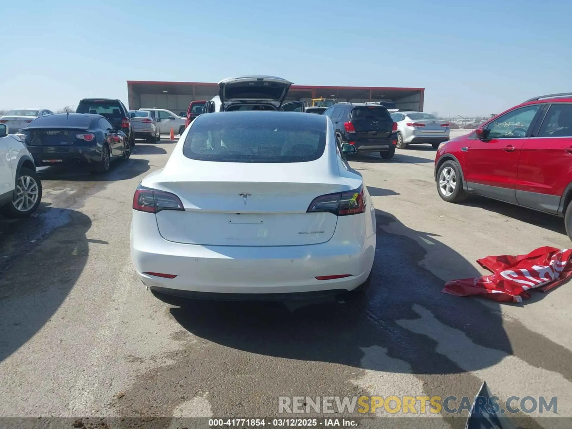 17 Photograph of a damaged car 5YJ3E1EB0MF860289 TESLA MODEL 3 2021