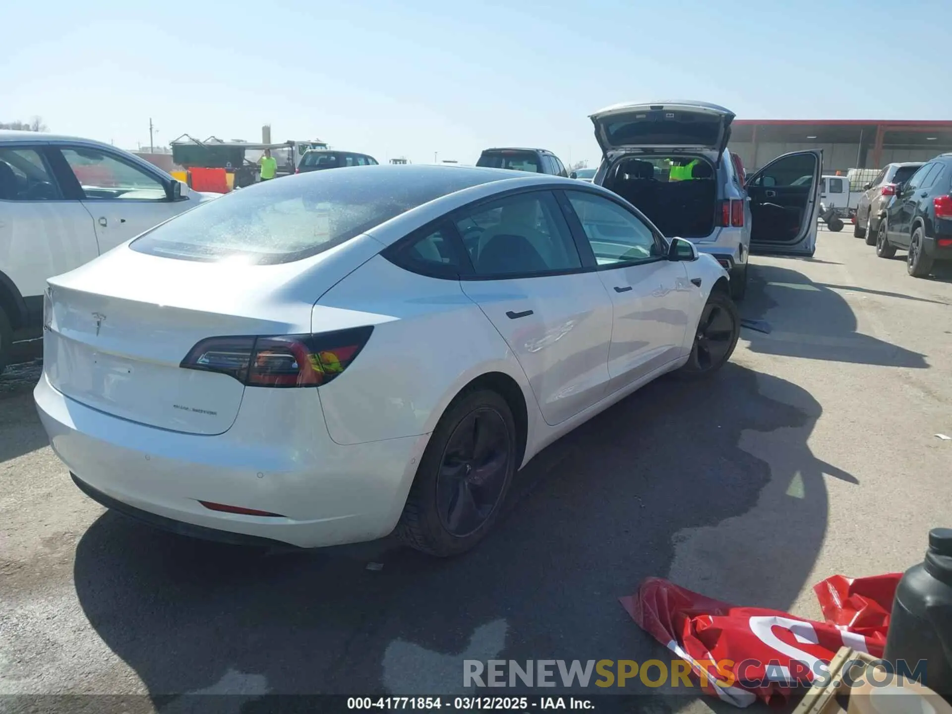4 Photograph of a damaged car 5YJ3E1EB0MF860289 TESLA MODEL 3 2021