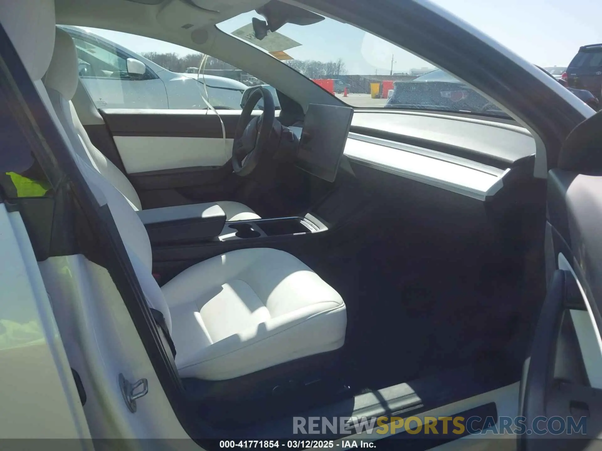 5 Photograph of a damaged car 5YJ3E1EB0MF860289 TESLA MODEL 3 2021