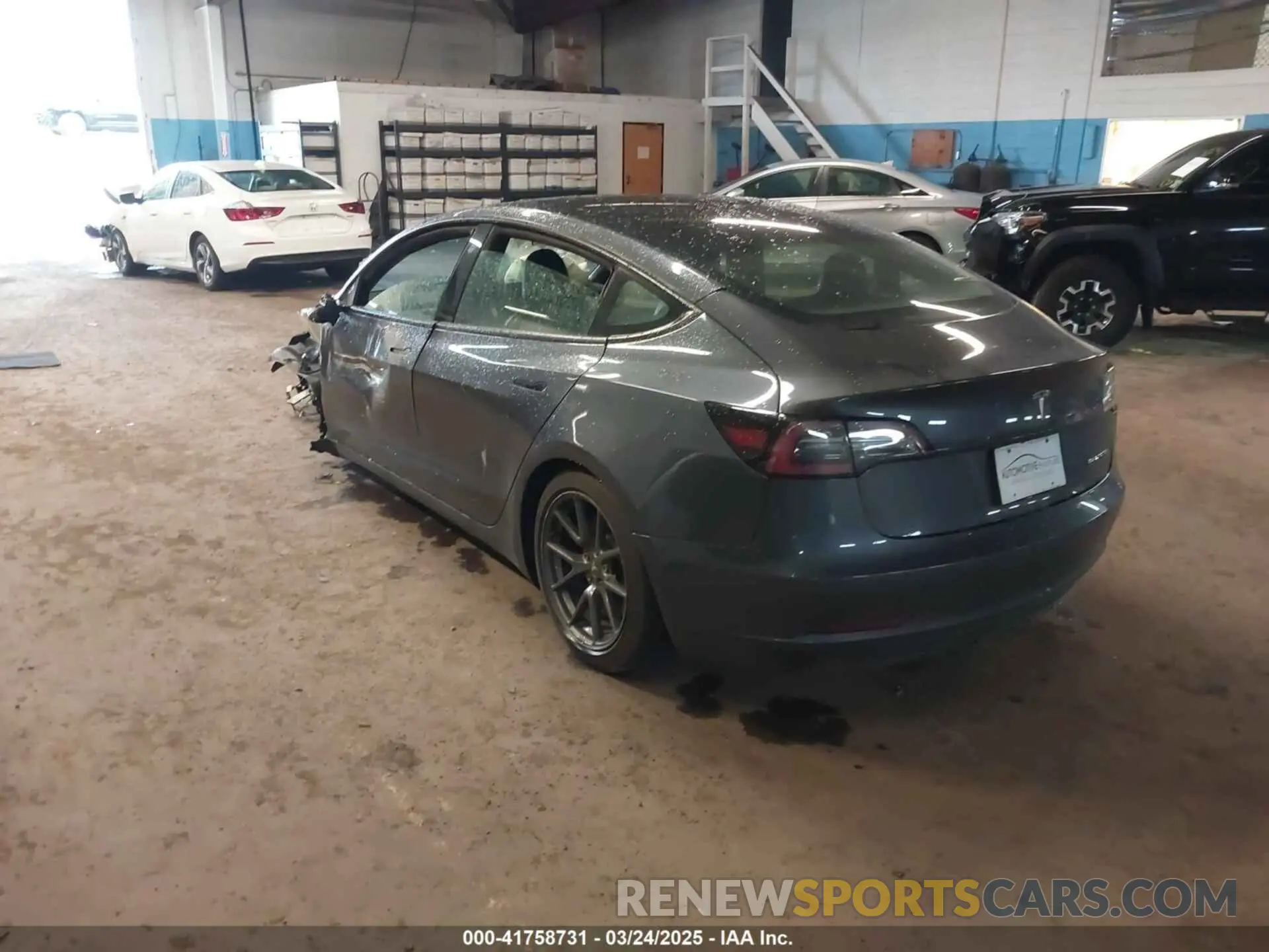 3 Photograph of a damaged car 5YJ3E1EB1MF014821 TESLA MODEL 3 2021