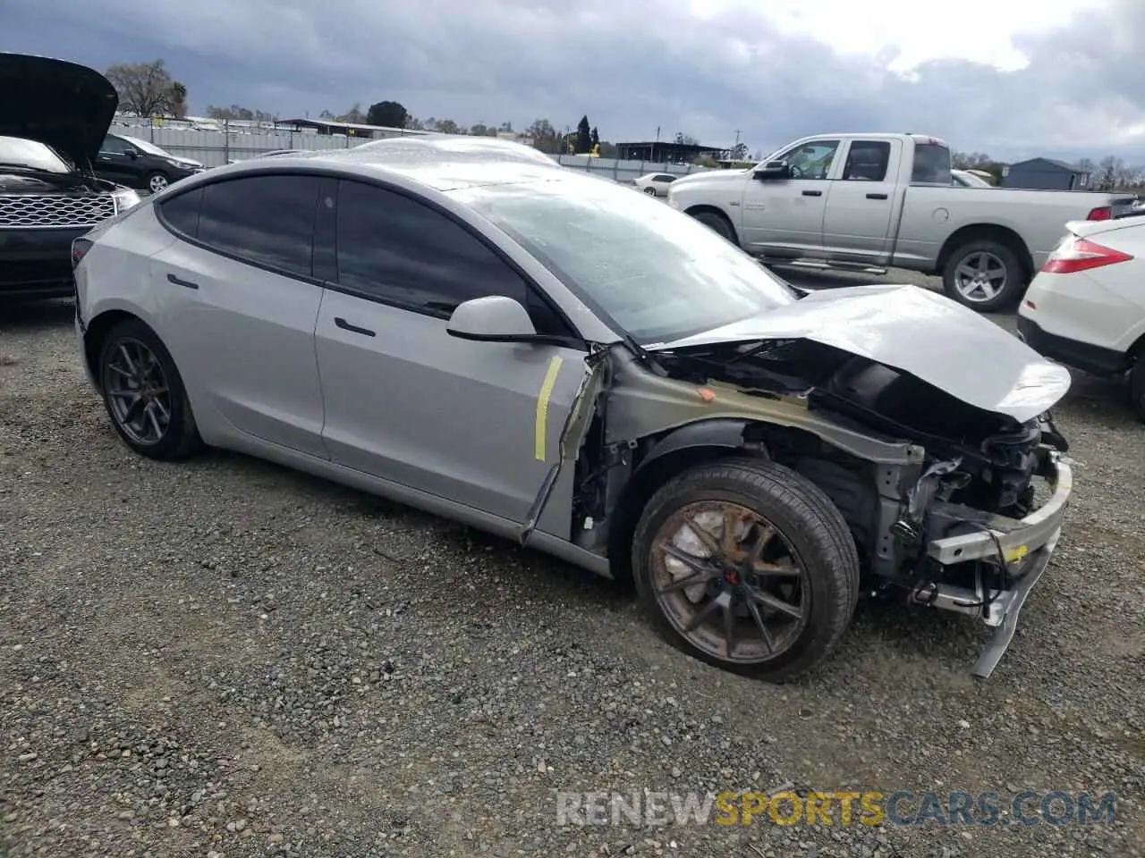 4 Photograph of a damaged car 5YJ3E1EB1MF024264 TESLA MODEL 3 2021