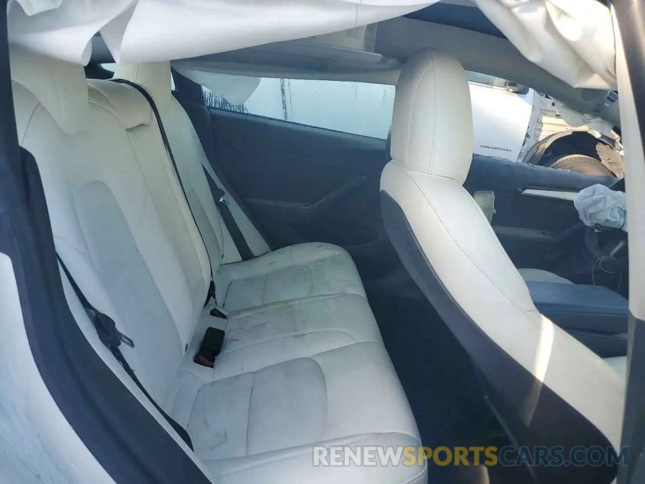 10 Photograph of a damaged car 5YJ3E1EB1MF045812 TESLA MODEL 3 2021