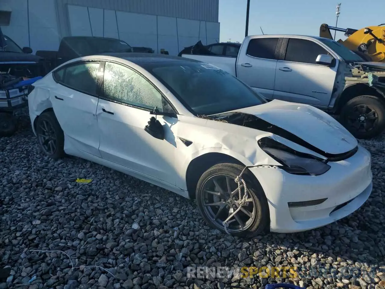 4 Photograph of a damaged car 5YJ3E1EB1MF045812 TESLA MODEL 3 2021