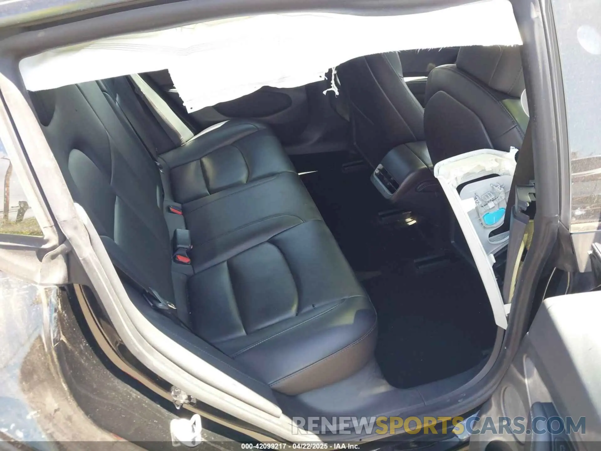 8 Photograph of a damaged car 5YJ3E1EB1MF052968 TESLA MODEL 3 2021