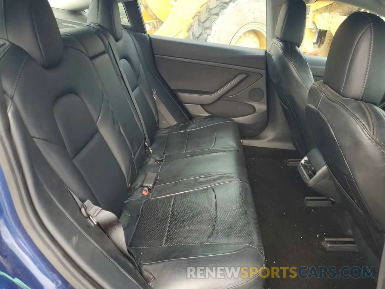 10 Photograph of a damaged car 5YJ3E1EB1MF063971 TESLA MODEL 3 2021