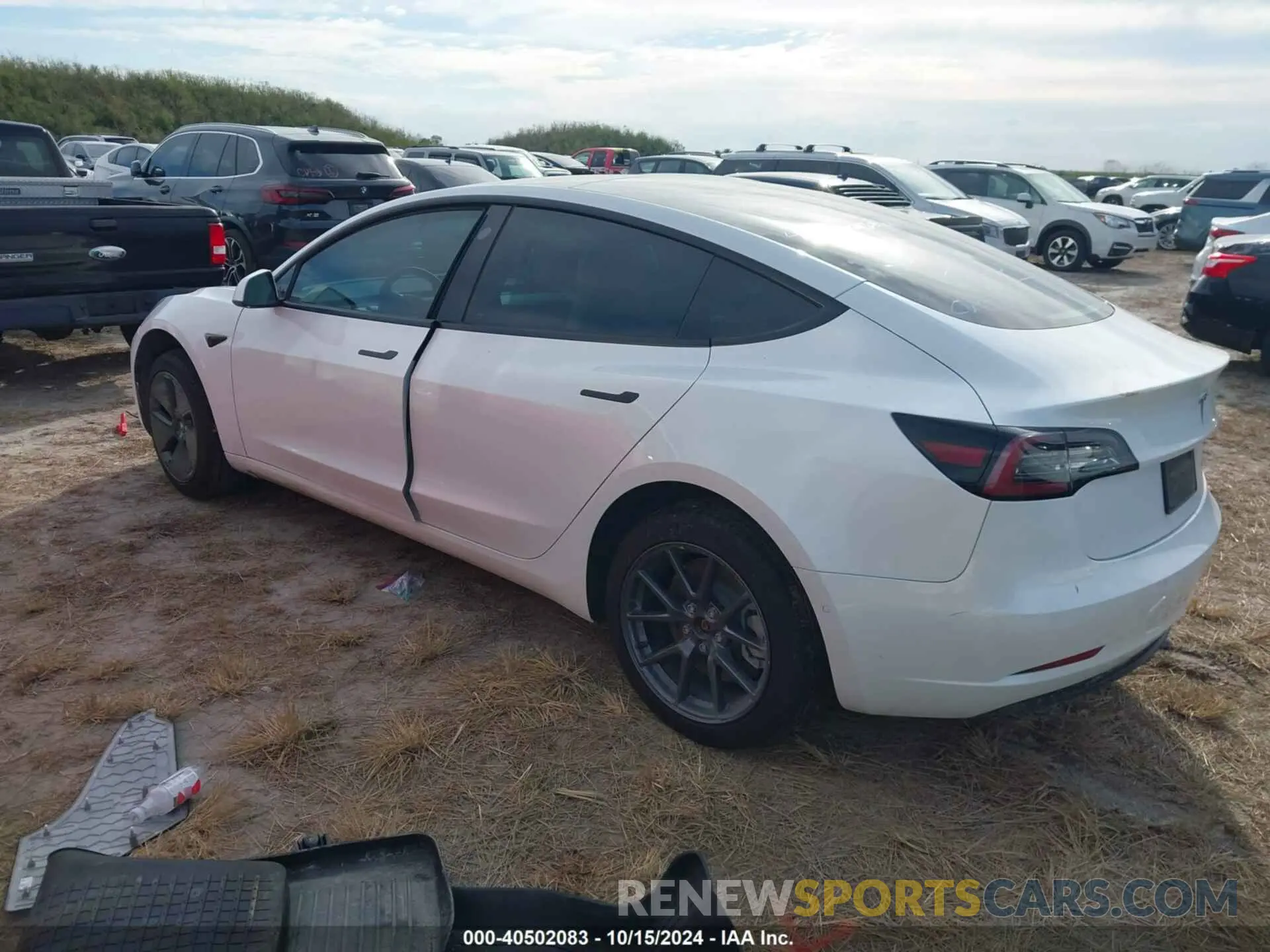 3 Photograph of a damaged car 5YJ3E1EB1MF094332 TESLA MODEL 3 2021