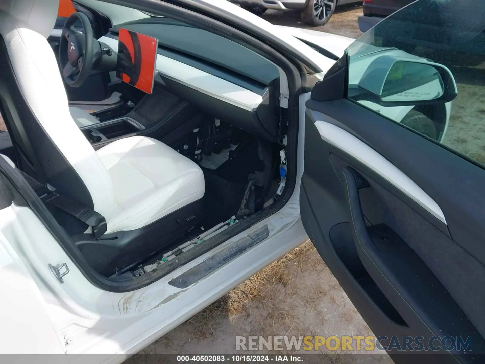 5 Photograph of a damaged car 5YJ3E1EB1MF094332 TESLA MODEL 3 2021