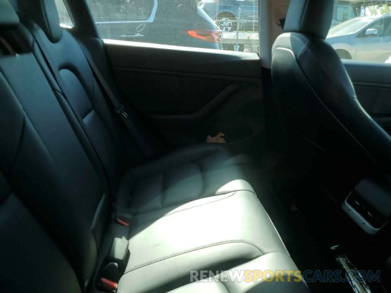 10 Фотография поврежденного автомобиля 5YJ3E1EB1MF858065 TESLA MODEL 3 2021